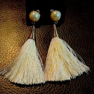 TASSEL EARRINGS | CREAM + PEARL